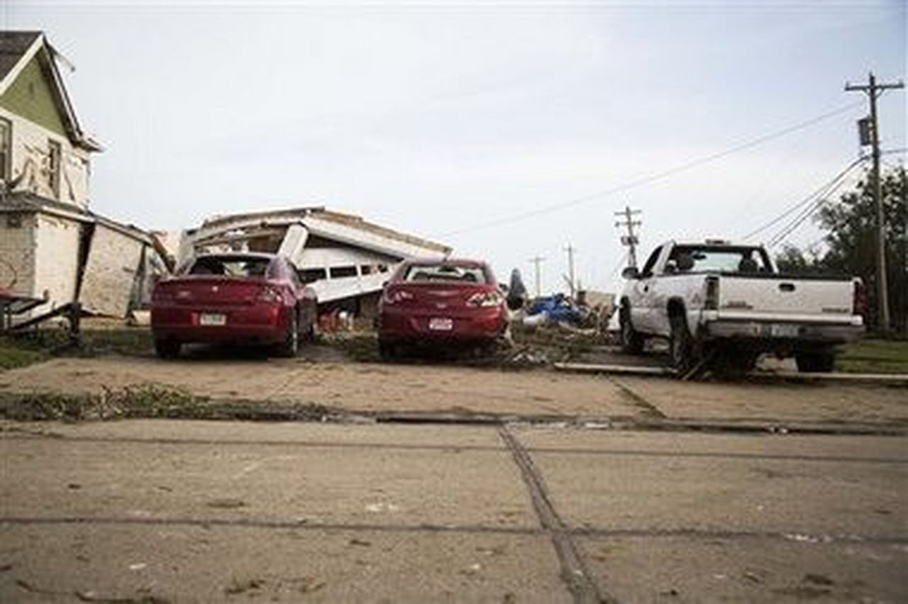 Damage toll oregonlive residents tornadoes rises assess governor